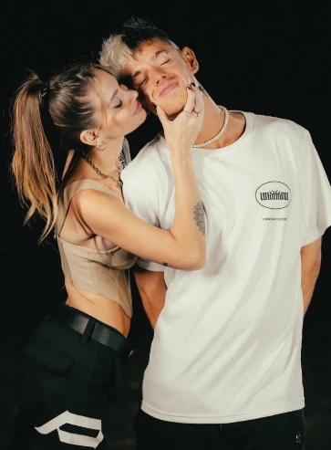 SASHA Y OSKY CUANDO FUERON NOVIOS. AHORA EL LA ESTA PASANDO MAL Y ELLA PIDE AYUDA