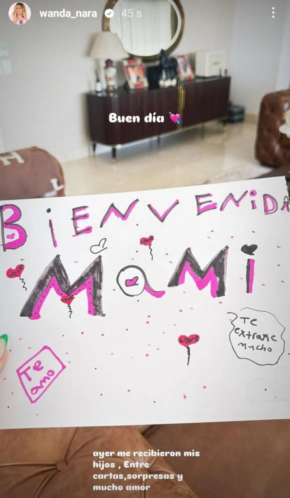 EL CARTEL QUE LE DEDICARON ISABELLA Y FRANCESCA A SU MAMA, WANDA NARA.