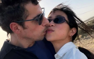 La foto subida de tono de Esteban Lamothe y su nueva novia