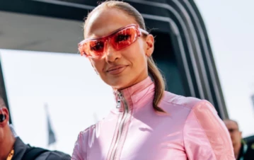 El jugado look de Jennifer Lopez con el que se robó todas las miradas en la Fórmula 1 en Arabia Saudita
