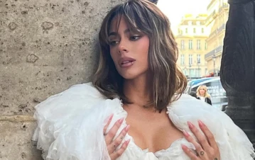 Las jugadas fotos de Tini Stoessel por las calles de Paris que se hicieron virales