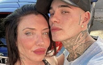 La ex Gran Hemano Andrea presentó a su imponente nuevo novio a los besos: “Es streaper”