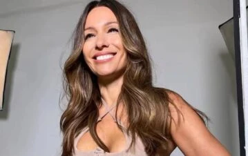Pampita se la jugó con un osado look vintage y causó furor en redes