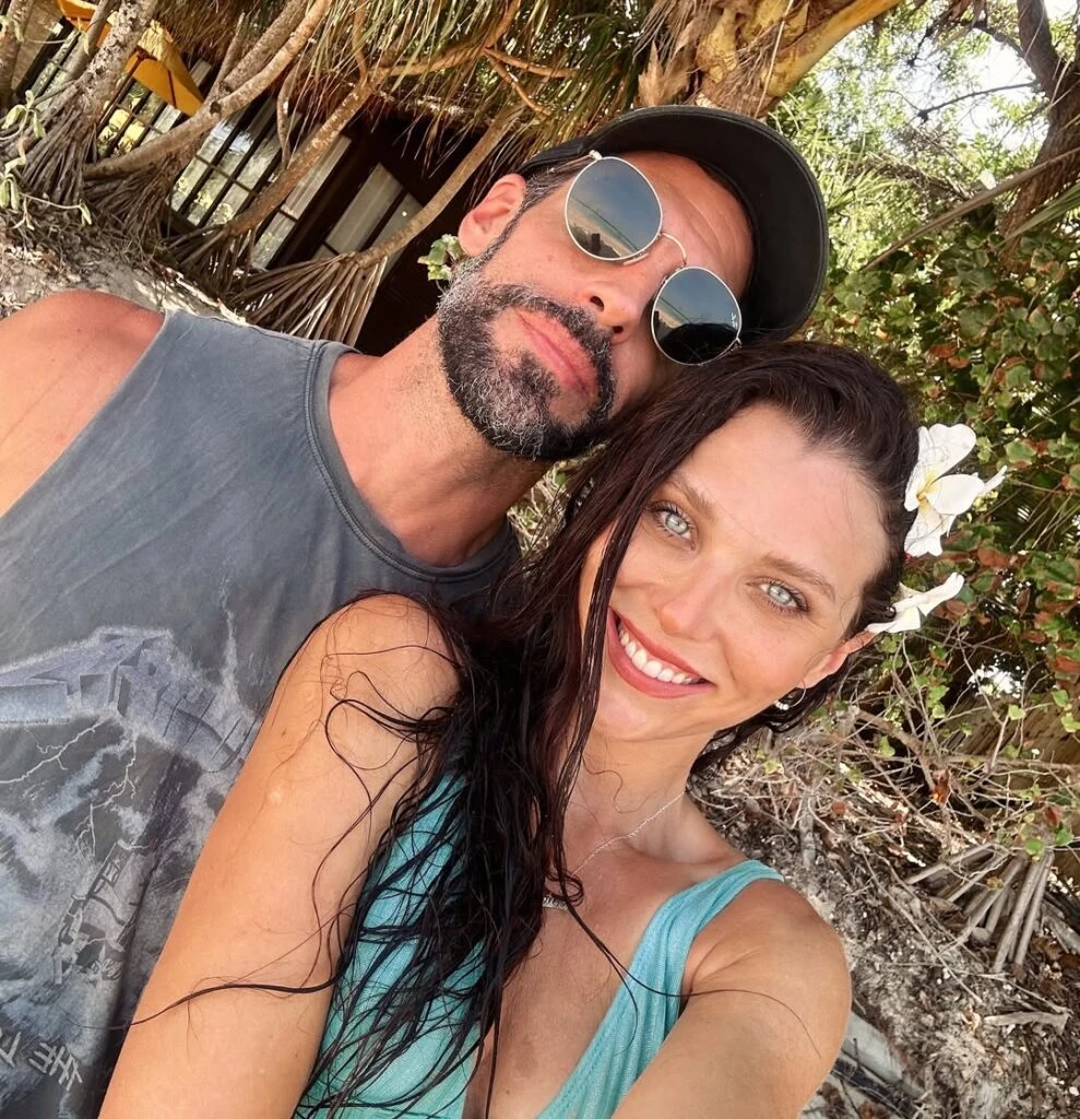 VALENTINA SALEZZI, LA "PERIOCOCINERA" DE MUJERES ARGENTINAS, RECIBIO LA PROPUESTA DE CASAMIENTO DE SU APUESTO NOVIO MARCOS.