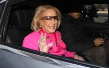 El polémico motivo por el que pusieron a la venta el icónico auto de Mirtha Legrand