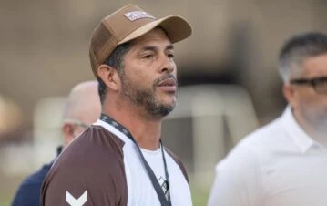 Quién fue el famoso que le pronosticó a los DT de Platense que iban a salir campeones