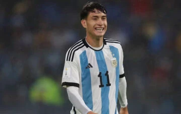 Matías Soulé le regaló una casa a sus padres: el video de la increíble reacción