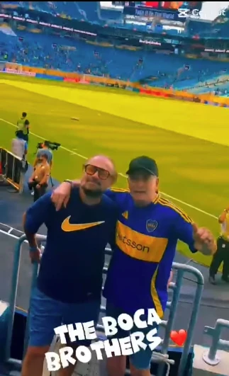 TARTU EN LAS TRIBUNAS ANTES DE VER EL 2-2 CONTRA BENFICA. AHORA HACEN CUENTAS PARA VER SI CLASIFICAN O NO.