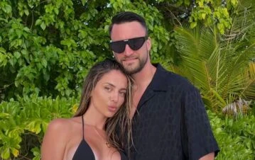 El álbum de las exóticas vacaciones de Nicolás Tagliafico y Caro Calvagni en Japón: Sumo, templos y compras