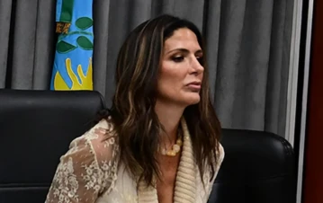 El escándalo que armó la jueza del caso Maradona en la puerta de su casa: choque, maltrato y llamado a la policía