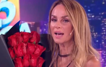 Sabrina Rojas quedó shockeada con un regalo millonario que le mandó un misterioso galán en pleno vivo