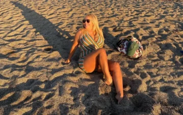 En medio de los escándalos de Wanda, Nora Colosimo se fue de vacaciones a las playas de Italia: las fotos