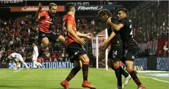 SI HAY GOL DE NEWELLS EXPLOTA EL COLOSO