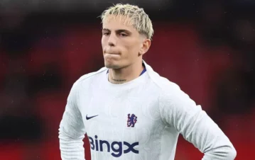 Insultos, rechazo y escándalo: el ataque que sufrió Alejandro Garnacho en el Manchester United