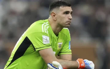 Dibu Martínez recibió una pésima noticia a menos de un año del Mundial: "No va"