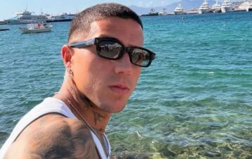 ¡Lejos del fútbol! Enzo Fernández debutó en un nuevo trabajo millonario