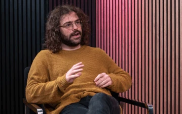 Peter Lanzani se la jugó toda con un osado cambio y generó polémica: las fotos