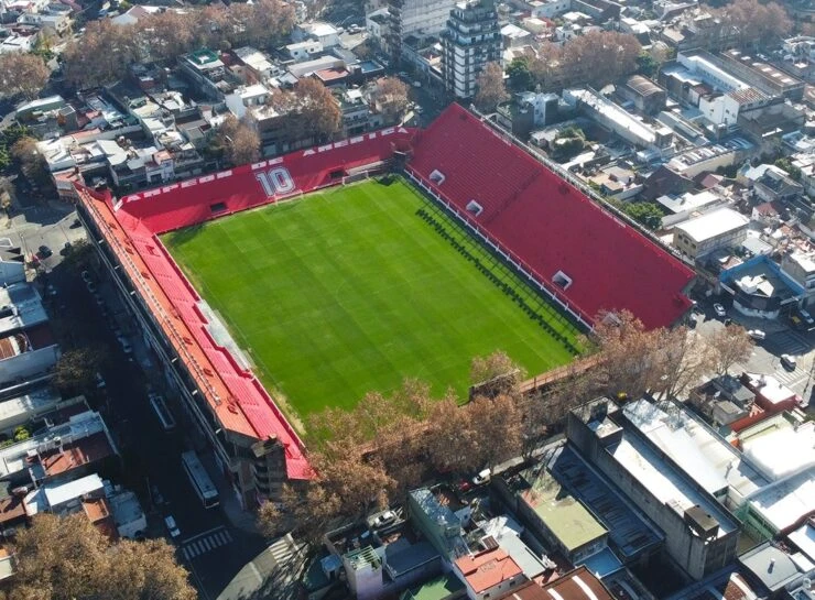EN 2003, LA CANCHA SE REINAUGURO