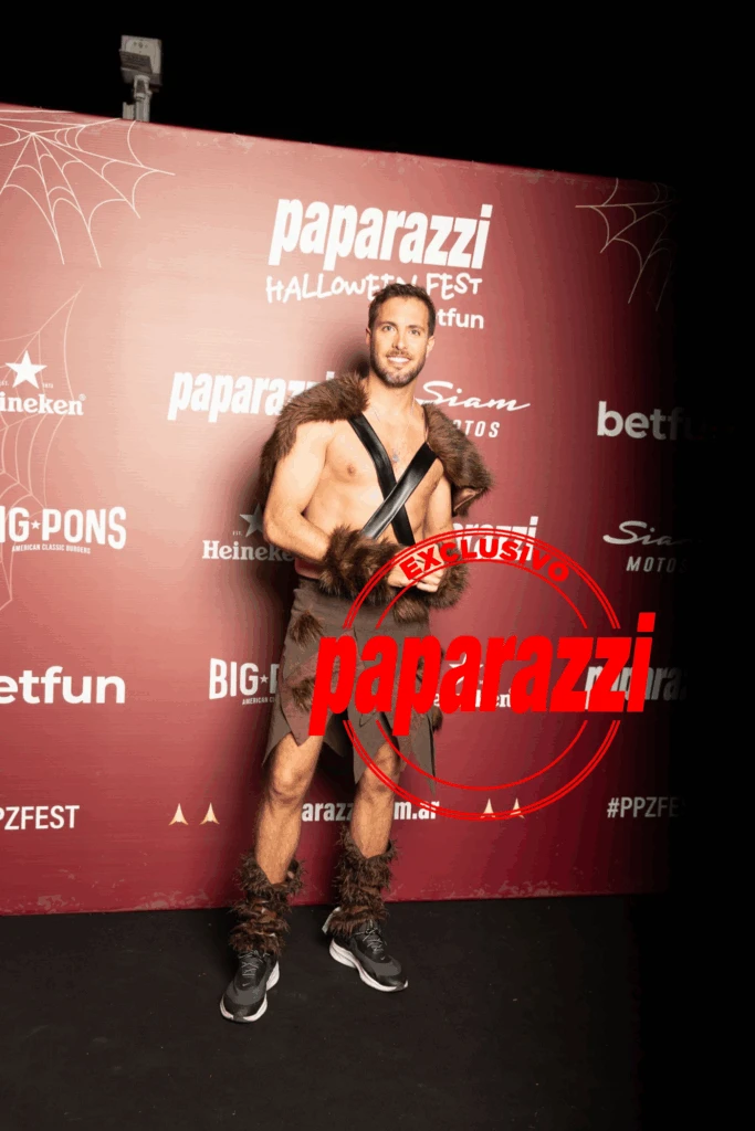 BATI LARRIVEY FUE CON TODO POR SABRINA ROJAS Y ELLA NO SE QUEDO ATRAS.