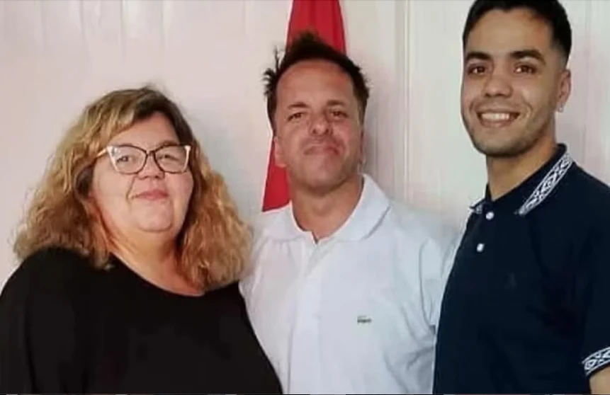 REINALDO CON SU MARIDO DE 26 AÑOS. SE CONOCIERON EN LA CARCEL, DONDE EL PURGO 5 AÑOS POR TENENCIA DE ESTUPEFACIENTES (COCAINA).