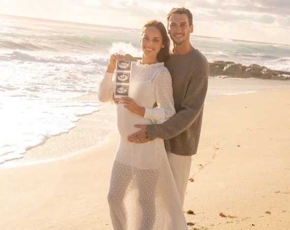 LA INFLUENCER SAMANTHA TROTT Y SU PAREJA HERNAN REGGIARDO VAN A SER PADRES