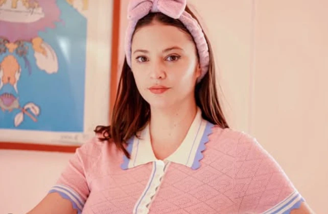 CARLA QUEVEDO, SIEMPRE MUY BONITA.