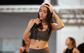 María Becerra eligió pasar las Fiestas en un destino exótico y lejos de Argentina, pero en las redes no la perdonaron: "Caradura"