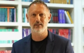 David Kavlin vuelve al quirófano tras sufrir un infarto y sigue la preocupación por su salud