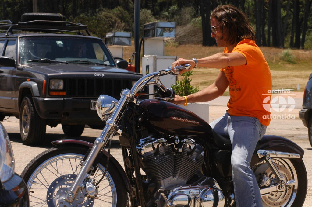 LIBERMAN, EL NOVIO OFICIAL DE NICOLE, LA TENIA TODA. GASTABA PARTE DE ESA FORTUNA EN MOTOS DEPORTIVAS DE ALTA CILINDRADA. 