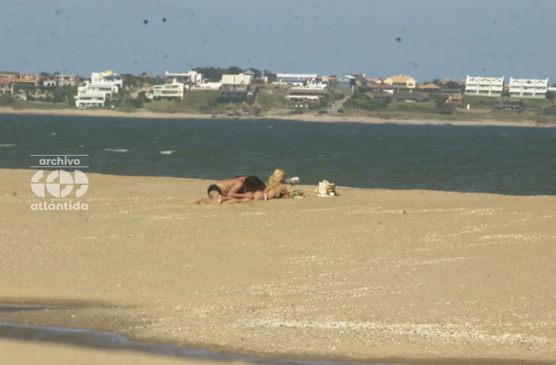 PARA LOS QUE DICEN QUE NICOLE Y NACHO LE SACARON TODO EL JUGO A ESE ENCUENTRO CLANDESTINO, ESTA IMAGEN ES DETERMINANTE.