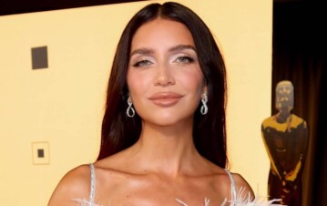 Papelón total: escracharon a un político viendo fotos de Zaira Nara en plena sesión