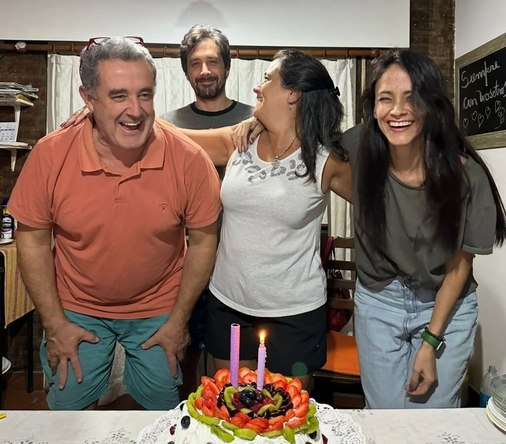 EVA CON SUS HERMANOS