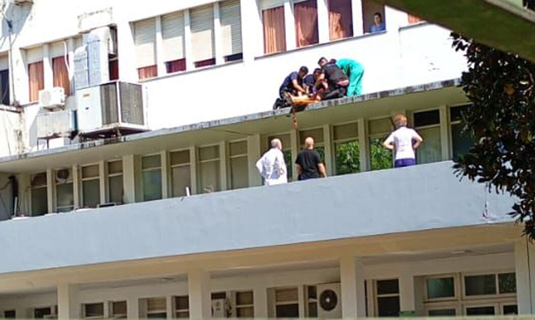 Horror en el Hospital Churruca: una mujer se arrojó al vacío desde un cuarto piso y todo quedó registrado