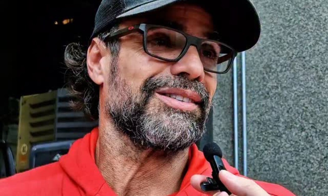 Luciano Castro fue a la cancha a ver a su equipo y generó controversia entre los hinchas: 