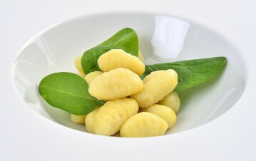 Ñoquis del 29: el origen de la tradición y por qué se pone dinero bajo el plato