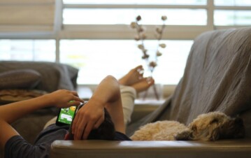 Qué significa dejar los mensajes de WhatsApp sin responder durante horas, según la psicología