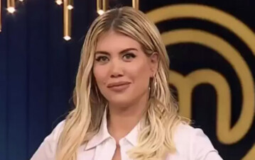 Wanda Nara confirmó un romance explosivo en los pasillos de Telefe y así los descubrió a pura pasión