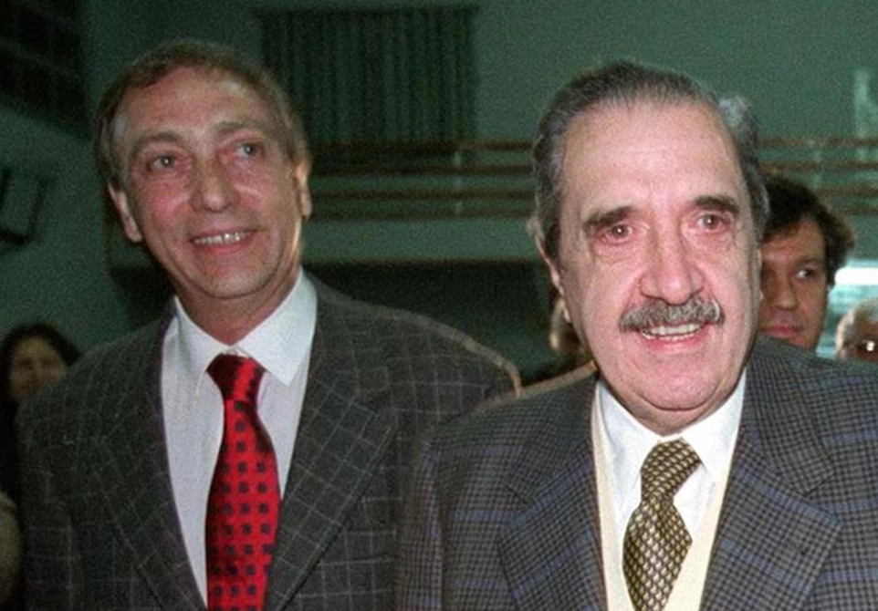 BRANDONI CON EL PRESIDENTE ALFONSIN, A QUIEN APOYO FERVOROSAMENTE.