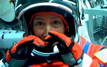 El detalle incómodo: cómo hacen los astronautas para ir al baño en el espacio y por qué la NASA guarda todo