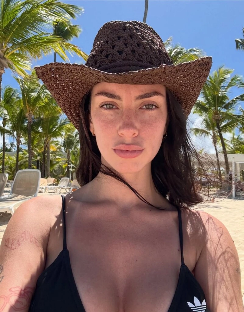 DANIELA, LA ESTUDIANTE DE PSICOLOGIA: LOS MUCHACHOS CONSIDERARON QUE ES PARA SACARSE EL SOMBRERO