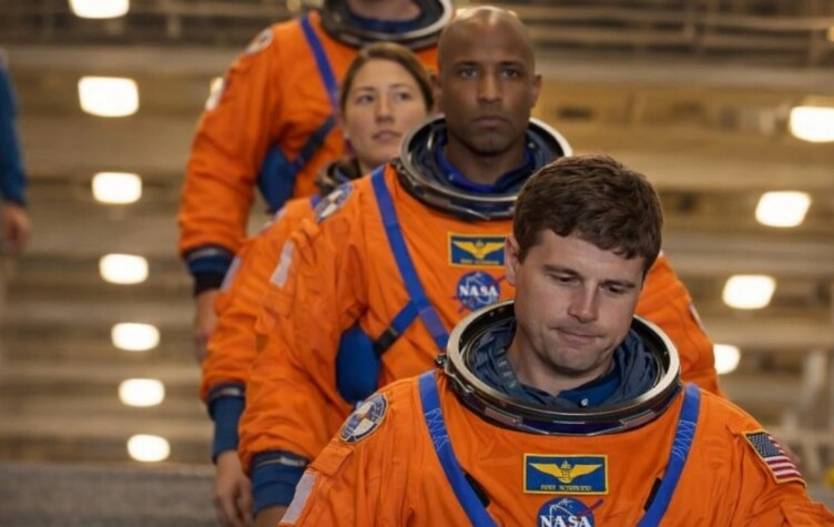 Fin de un mito: así se alimentan en el espacio los astronautas que van a la Luna.