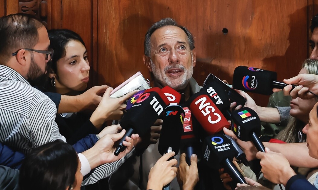 El desgarrador adiós de Guillermo Francella a Luis Brandoni en su velatorio: “Es una pérdida muy fuerte”