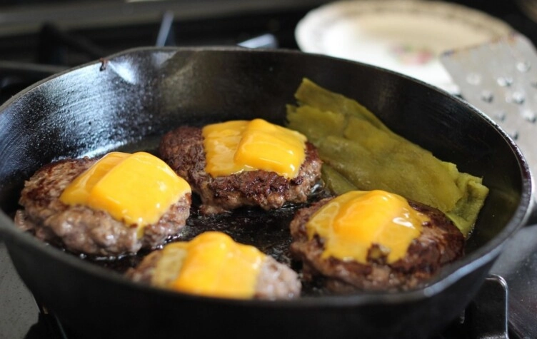 La receta simple de hamburguesas caseras para un sábado sin complicaciones. (Pixabay)