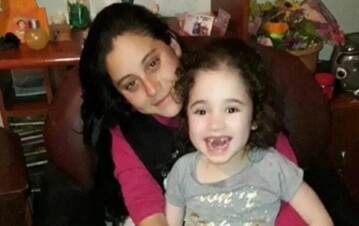 Luana Cabral y su hermana mayor, Emilia Pucheta.