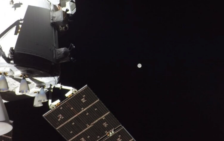 Por qué la nave de Artemis II no va directo a la Luna y qué hará en su lugar.