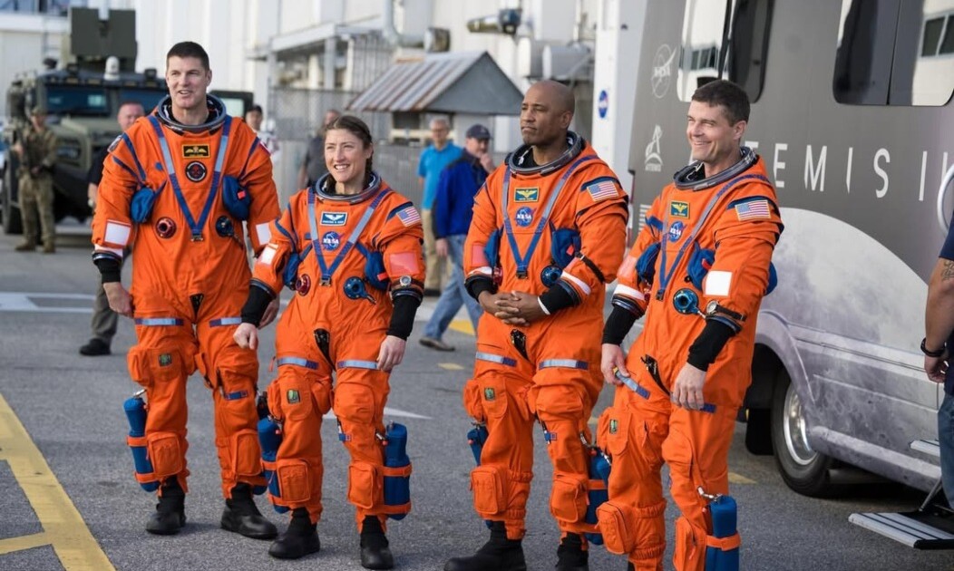 Muchos no lo notaron: por qué los astronautas de Artemis II usan trajes naranjas y no blancos