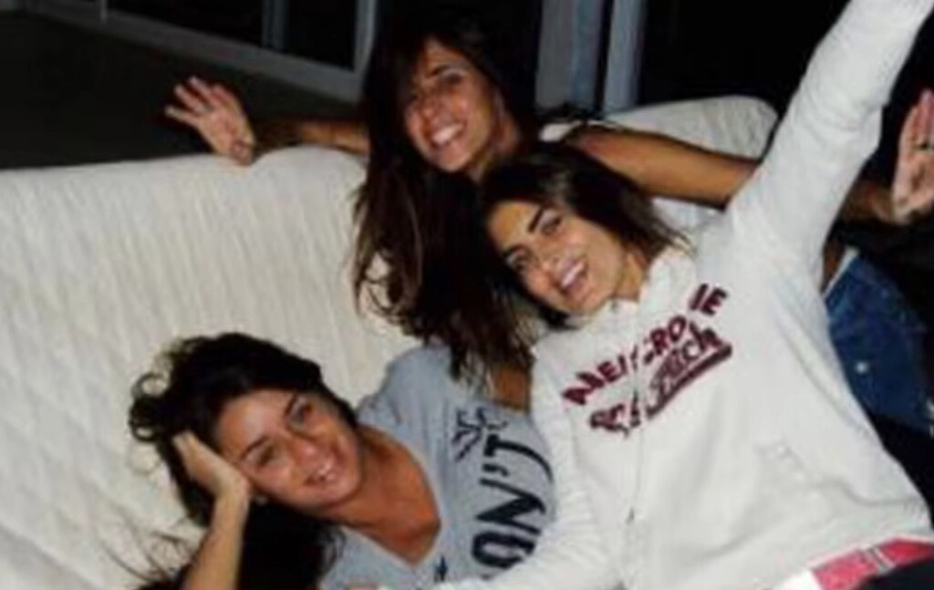 Días felices: Silvina Luna con las hermanas Soledad y Victoria Rodríguez, íntimas amigas.