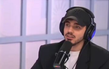 ¡Insólito! Santi Talledo pidió un auto de aplicación y terminó manejándolo: qué le pasó al chofer