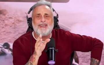 Jorge Rial destapó el romance clandestino que sacude a un canal: "Una conductora y uno de los capos…"