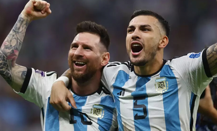 ¿Los hinchas de Boca odiarán a Messi? La Pulga está convenciendo a Leandro Paredes para llevárselo al Inter Miami